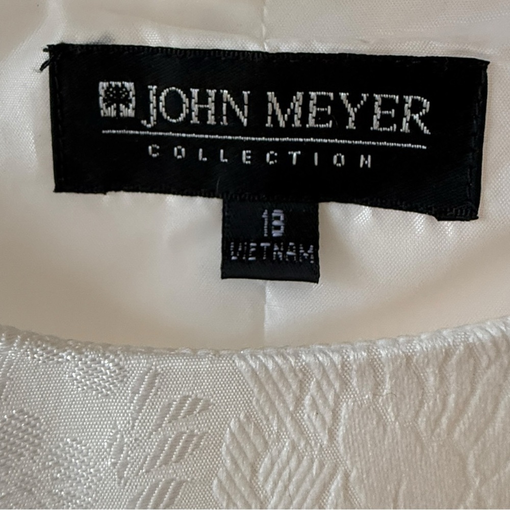 John Meyer Collection Plus Size Jacquard Floral Textured White Formal Dress - Picture 4 of 15